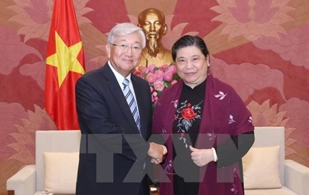 Тонг Тхи Фонг приняла директора ВОЗ по западному побережью Тихого океана